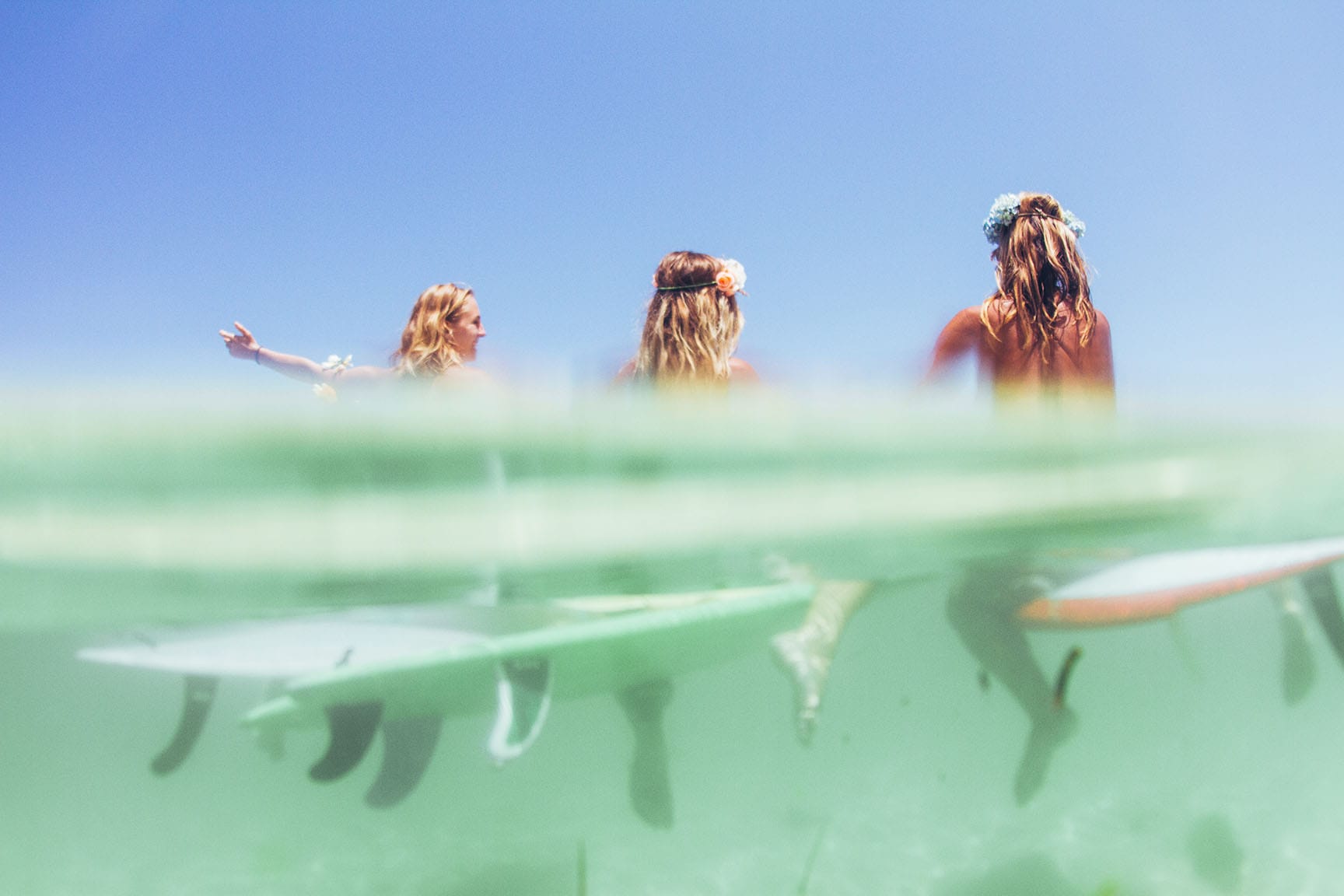 women doing surf